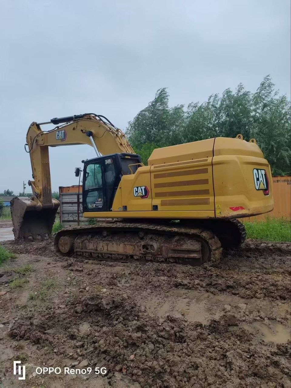 Caterpillar excavator for sale in Aleppo, Caterpillar 349 backhoe loader, 2000 model, located in Aleppo, the best site for selling heavy equipment in Syria.