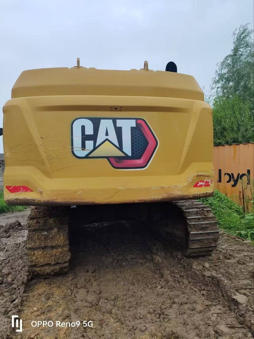 Caterpillar excavator for sale in Aleppo, Caterpillar 349 backhoe loader, 2000 model, located in Aleppo, the best site for selling heavy equipment in Syria.