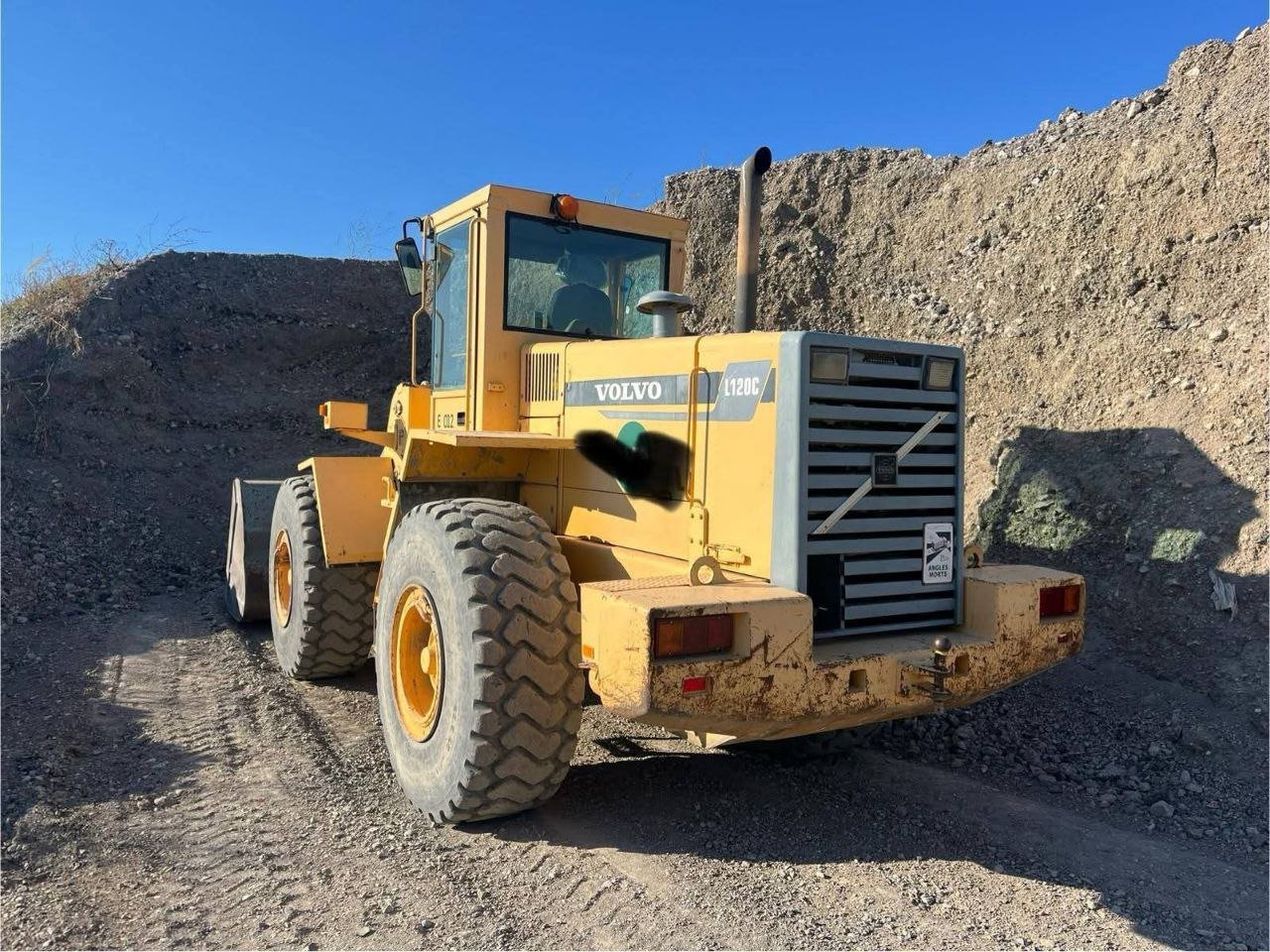 تركس فولفو للبيع في دمشق, لودر فولفو 120 موديل1995 تواجد دمشق, أفضل موقع لبيع المعدات الثقيلة في سوريا