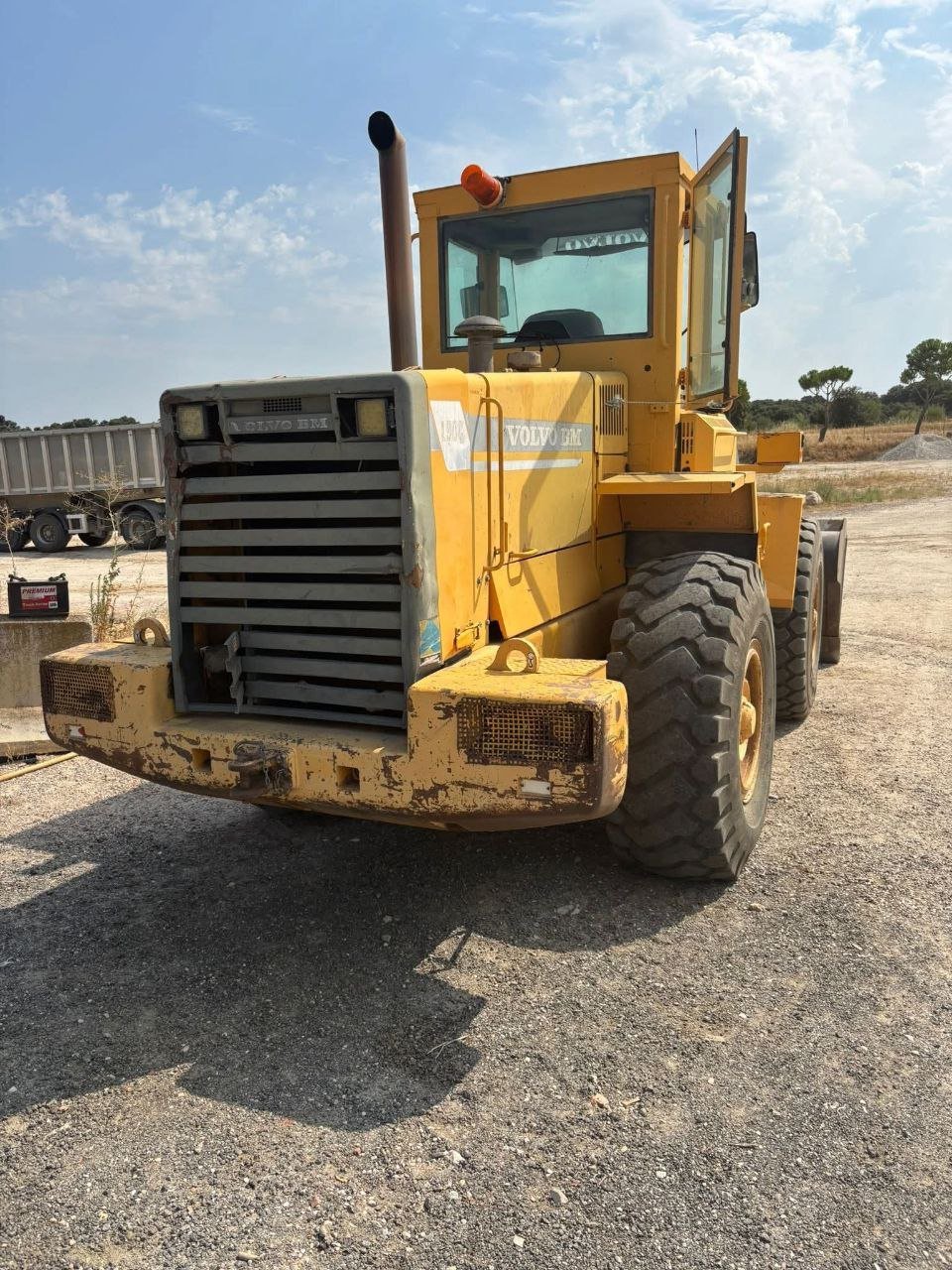 تركس فولفو للبيع في دمشق, لودر فولفو 120 موديل1995 تواجد دمشق, أفضل موقع لبيع المعدات الثقيلة في سوريا