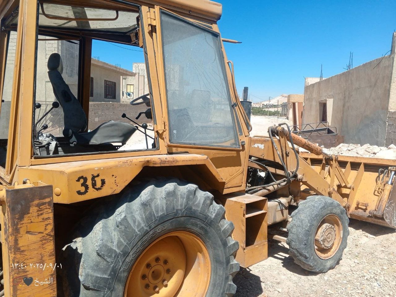 تركس جي سي بي للبيع في ادلب, لودر+حفار جي سي بي 180 موديل1997 تواجد ادلب, أفضل موقع لبيع المعدات الثقيلة في سوريا