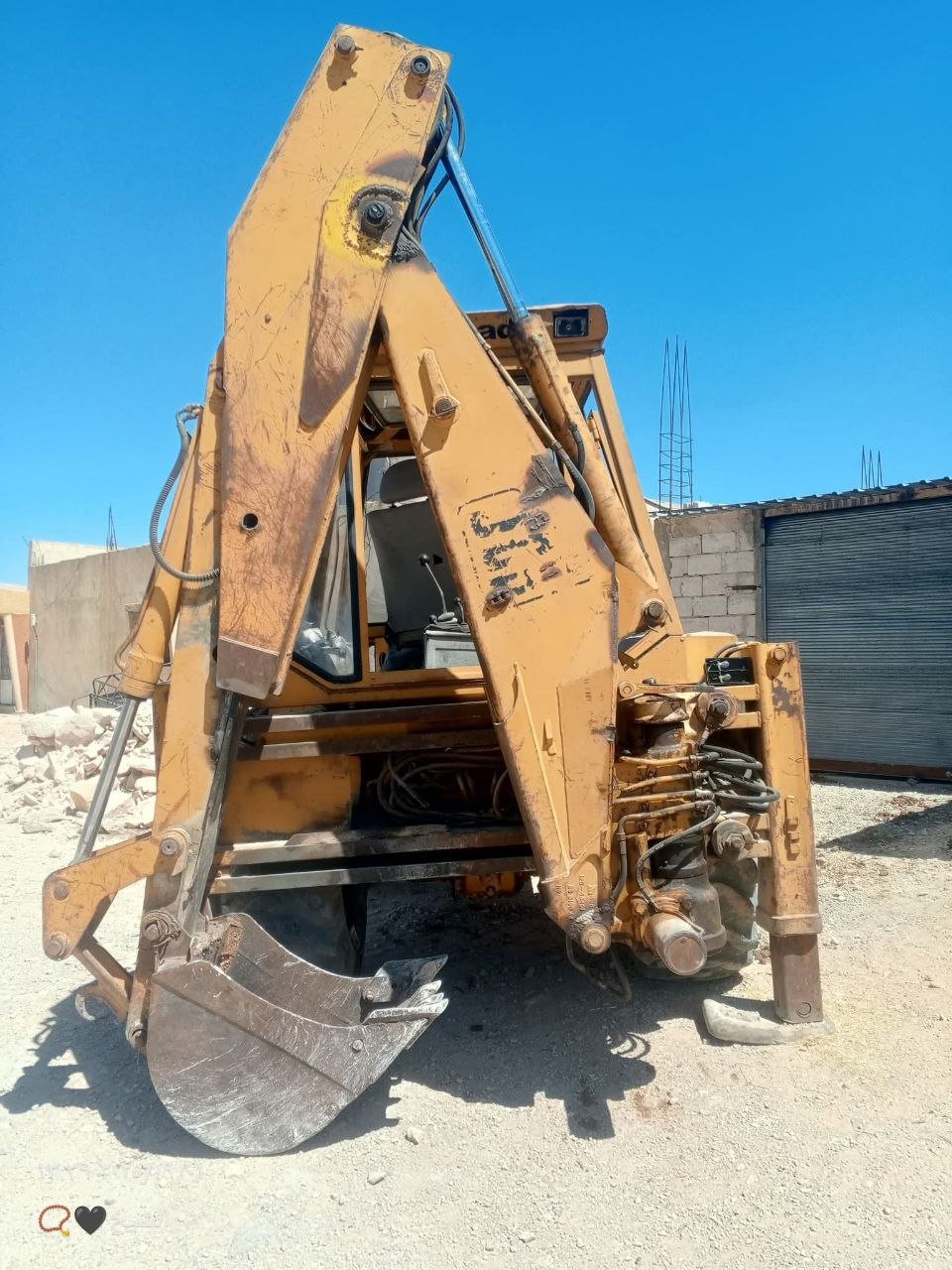 تركس جي سي بي للبيع في ادلب, لودر+حفار جي سي بي 180 موديل1997 تواجد ادلب, أفضل موقع لبيع المعدات الثقيلة في سوريا