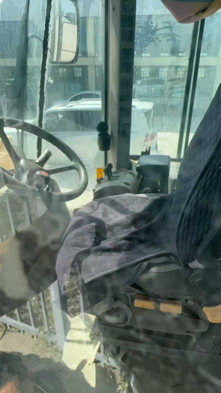 تركس  فولفو في دمشق, فولفو L105  موديل2013 تواجد دمشق, أفضل موقع لبيع المعدات الثقيلة في سوريا