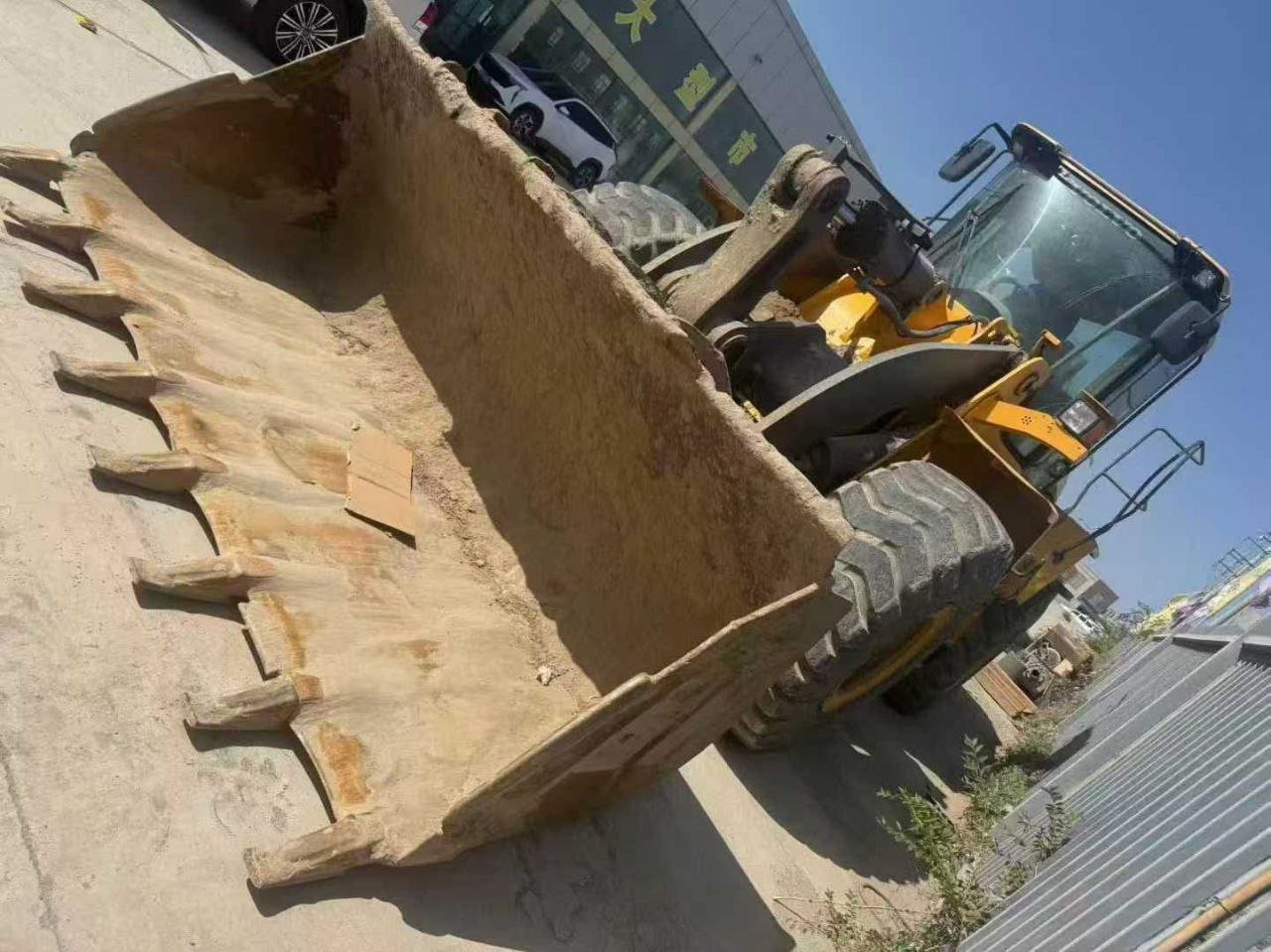 تركس  فولفو في دمشق, فولفو L105  موديل2013 تواجد دمشق, أفضل موقع لبيع المعدات الثقيلة في سوريا