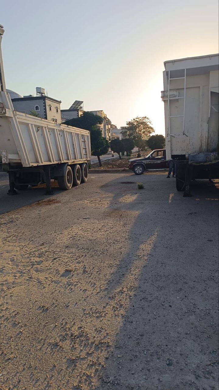 Nursan Trailer for Sale in Homs , Nursan Trailer 8m Length 2009 Model Available in Homs , Best Marketplace for Heavy Equipment in Syria