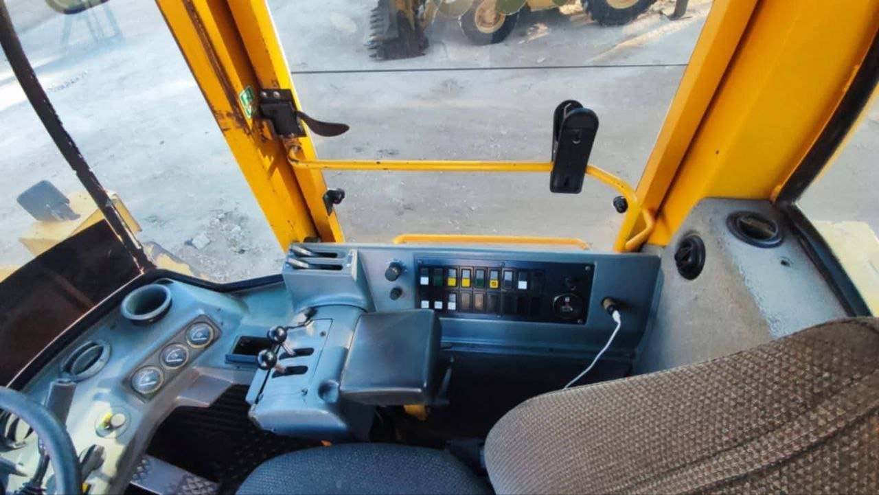 تركسات للبيع في دمشق, لودر فولفو 120 سي مديل 1997 تواجد دمشق, أفضل موقع لبيع المعدات الثقيلة في سوريا