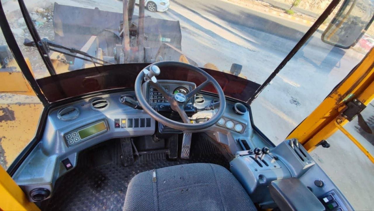 تركسات للبيع في دمشق, لودر فولفو 120 سي مديل 1997 تواجد دمشق, أفضل موقع لبيع المعدات الثقيلة في سوريا