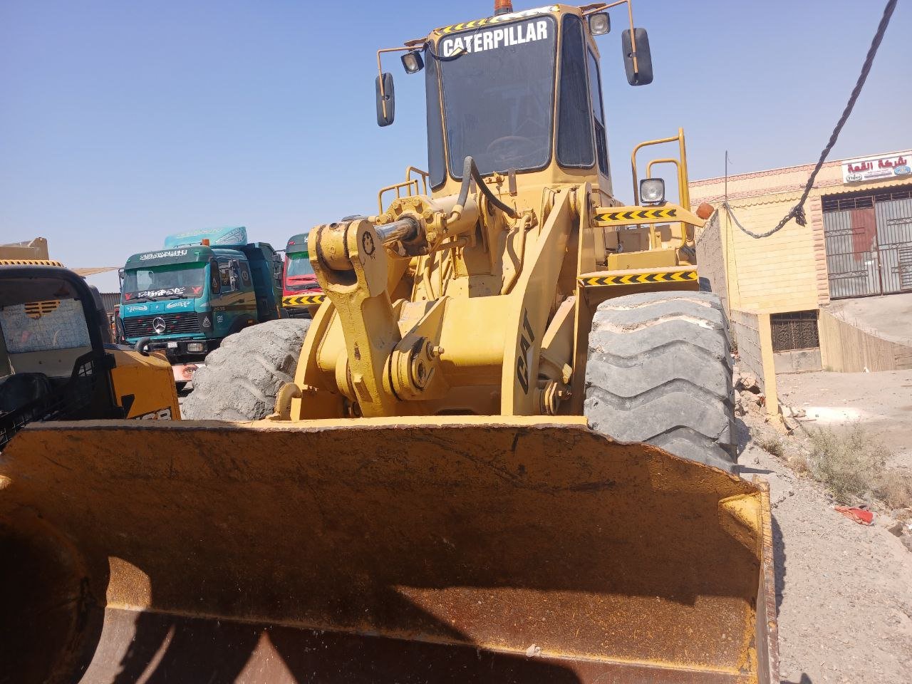 تركسات للبيع في سوريا, لودر كاتربلر 950 مديل 1986 توريد الكويت تواجد ديرالزور, يوجد توصيل لجميع محافظات سوريا