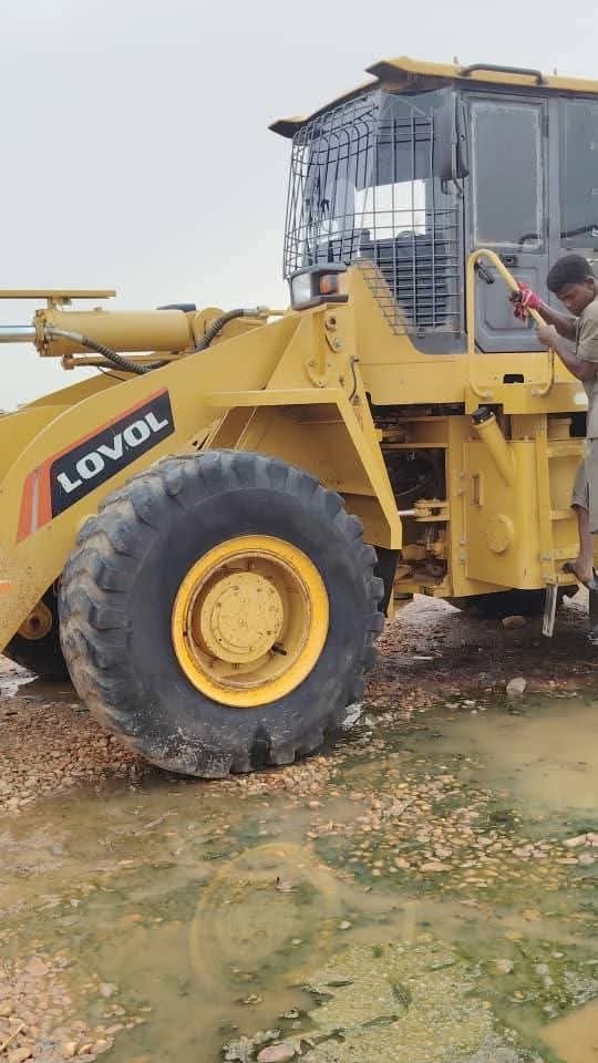 تركس للبيع في سوريا, لودر لوفول 56 مديل 2018  تواجد دمشق, أفضل موقع لبيع المعدات الثقيلة في سوريا