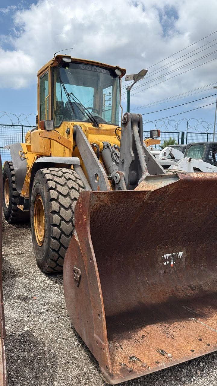 تركسات للبيع في سوريا, لودر فولفو L90E مديل 2006 تواجد دمشق, أفضل موقع لبيع المعدات الثقيلة في سوريا