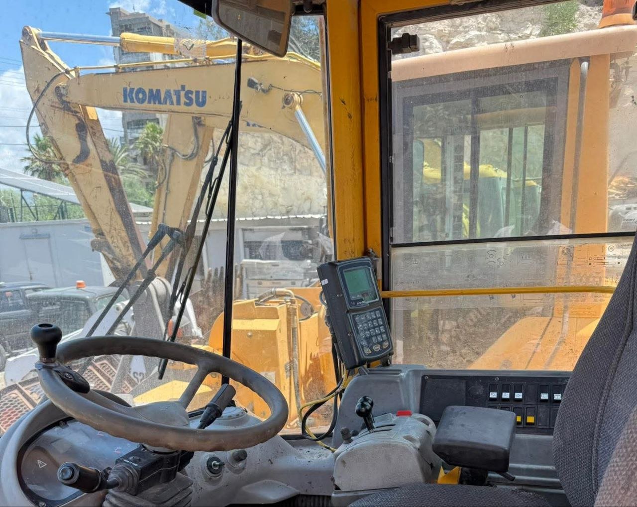 تركسات للبيع في سوريا, لودر فولفو L90E مديل 2006 تواجد دمشق, أفضل موقع لبيع المعدات الثقيلة في سوريا