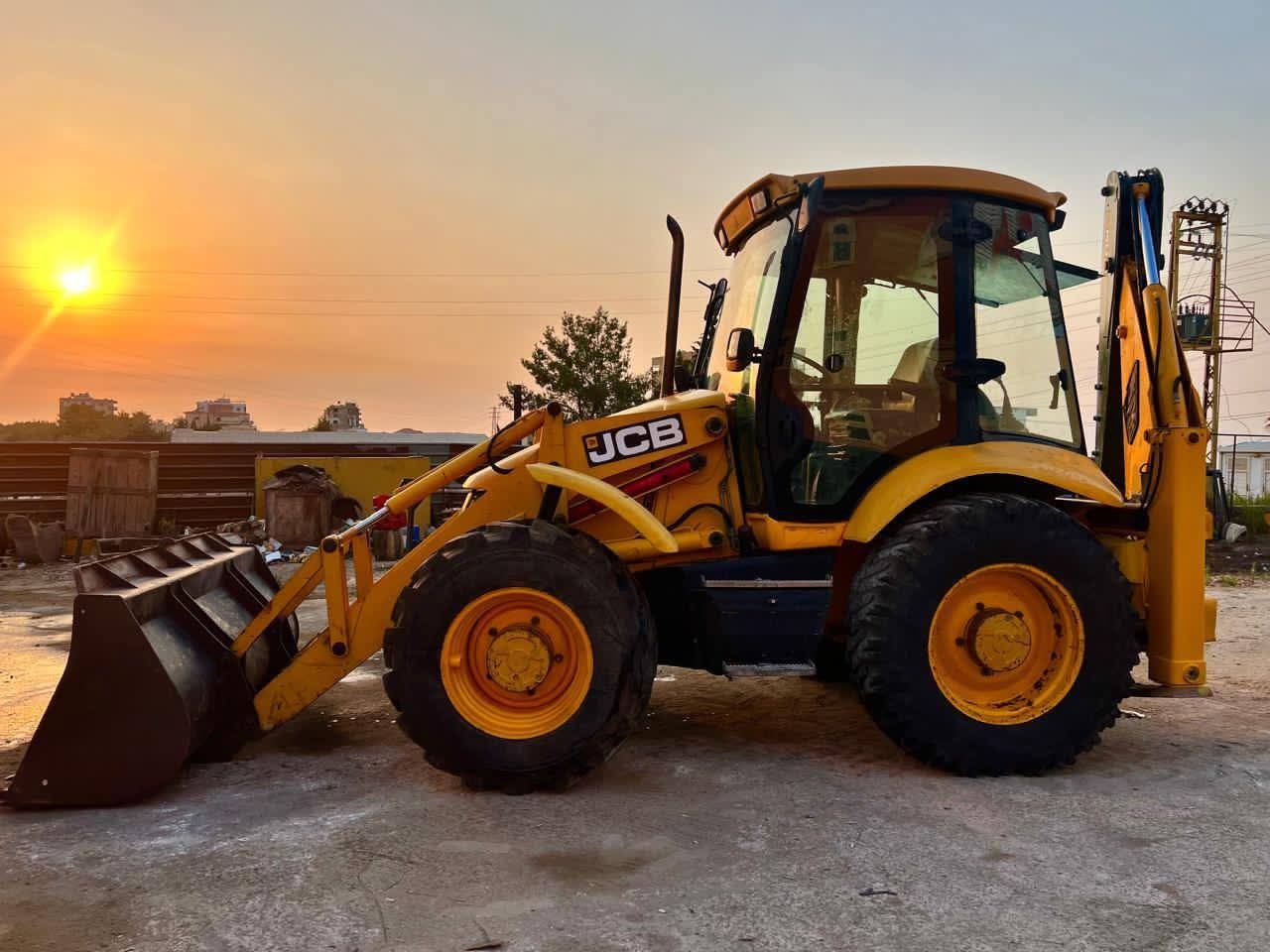 تركسات للبيع في سوريا, لودرجيسيبي CX3 مديل 2008 تواجد دمشق, أفضل موقع لبيع المعدات الثقيلة في سوريا