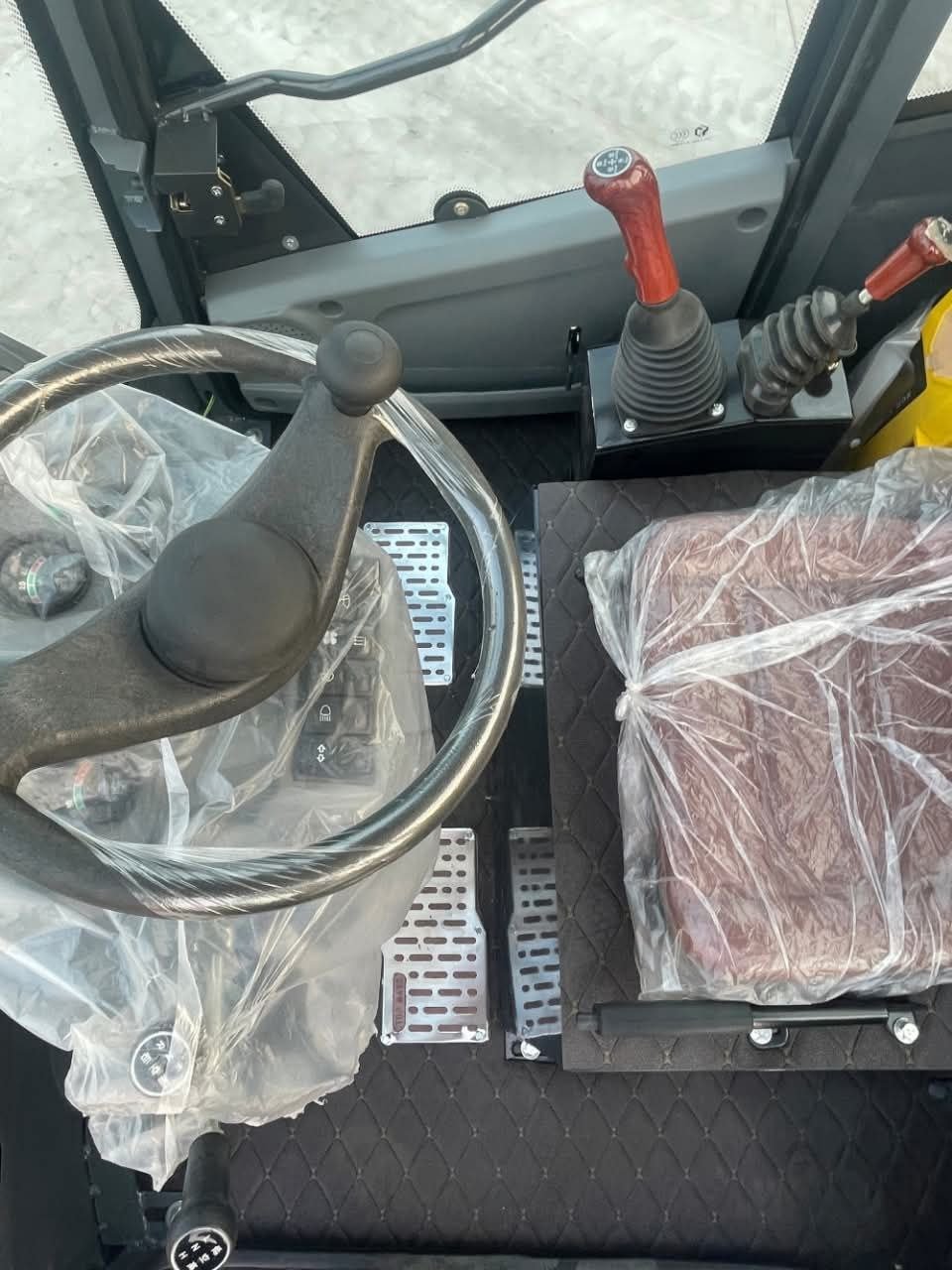 تركس للبيع في سوريا, تركس LEIVI مديل 2005 تواجد دمشق, أفضل موقع لبيع المعدات الثقيلة في سوريا