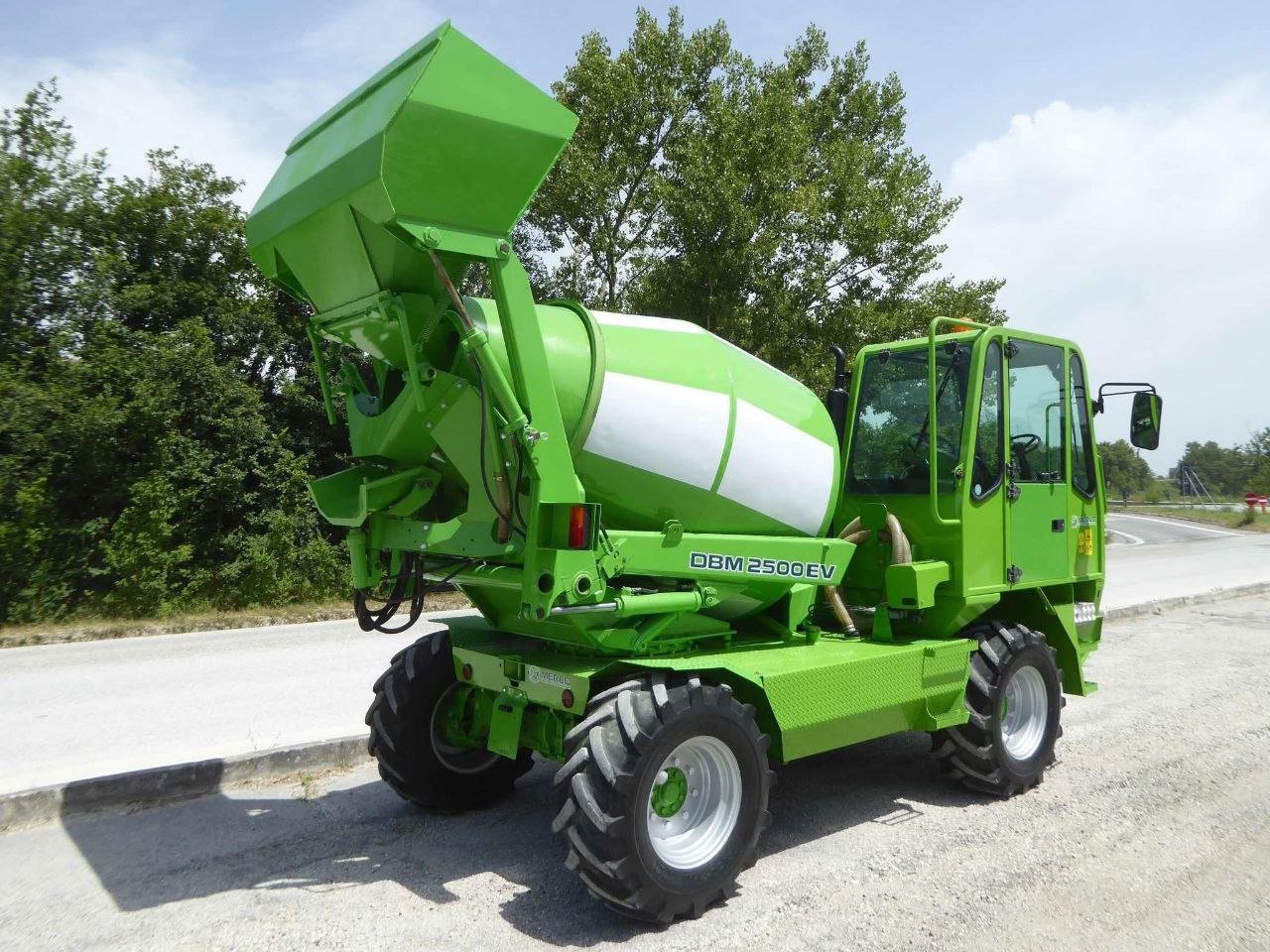 خلاطة إسمنت للبيع في سوريا,  Merlo DBM 2500 موديل 2015  توصيل الى كافة المحافظات السورية, أفضل موقع لبيع المعدات الثقيلة في سوريا