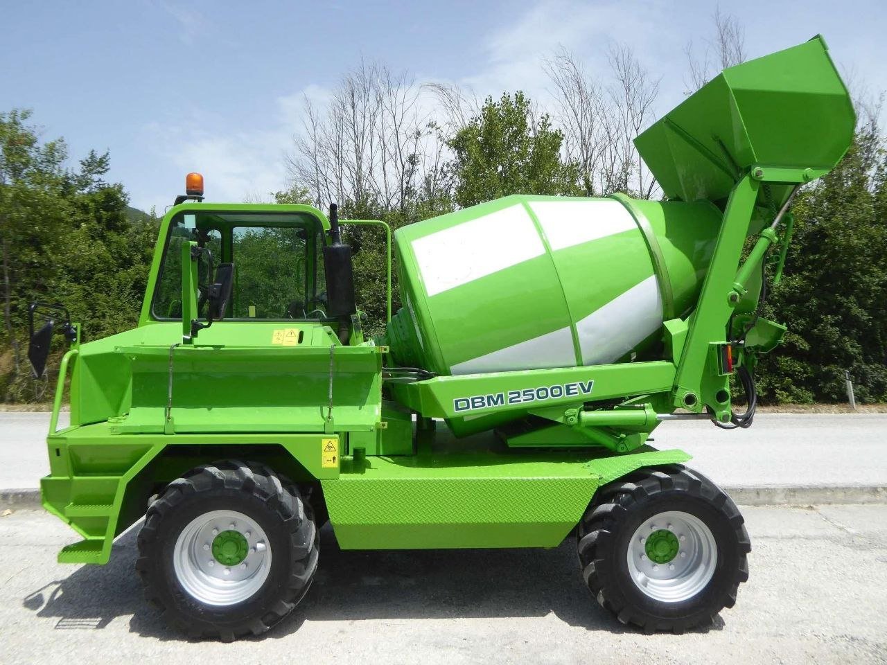 خلاطة إسمنت للبيع في سوريا,  Merlo DBM 2500 موديل 2015  توصيل الى كافة المحافظات السورية, أفضل موقع لبيع المعدات الثقيلة في سوريا