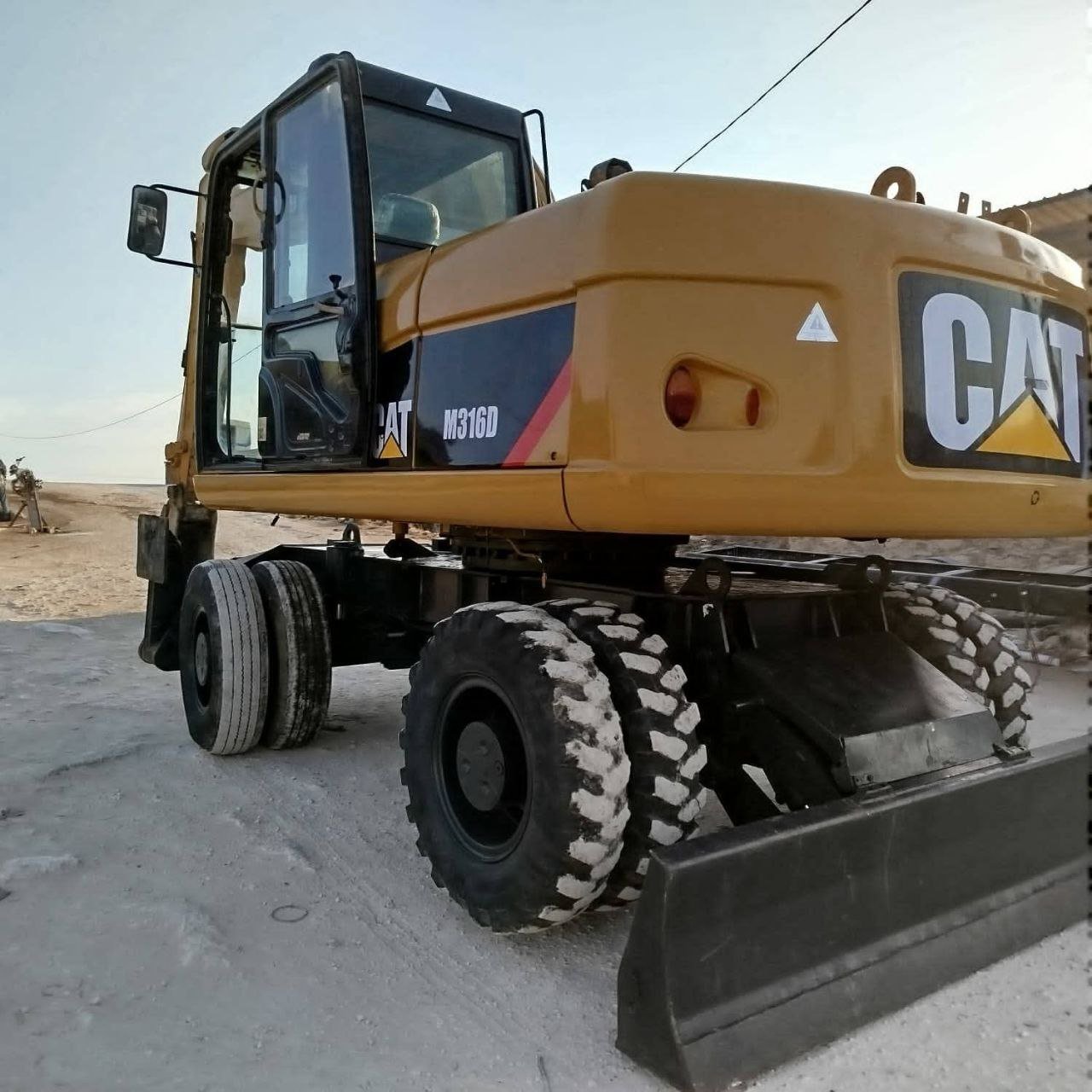 Excavator for sale in Syria, a 2014 Volvo EW180E backhoe loader located in Damascus, the best site for selling heavy equipment in Syria.