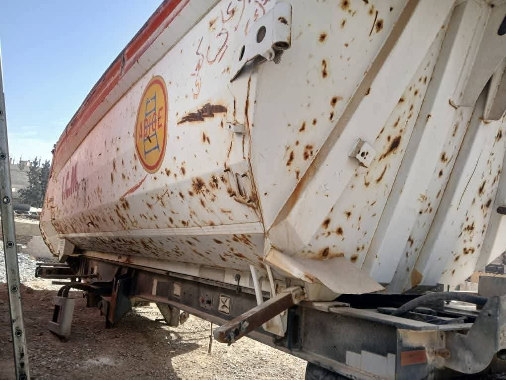 Dump trailer for sale in Syria, JCM 470, 2000 model, located in Damascus, the best site for selling heavy equipment in Syria.