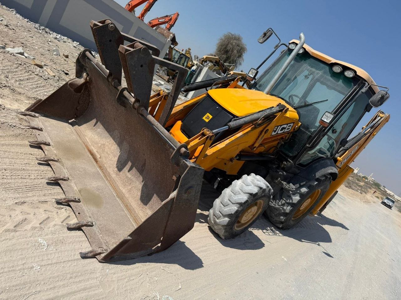 تركس+حفار JCB للبيع في سوريا , JCB Backhoe Loader 3CX موديل 2018 تواجد ادلب, أفضل موقع لبيع المعدات الثقيلة في سوريا