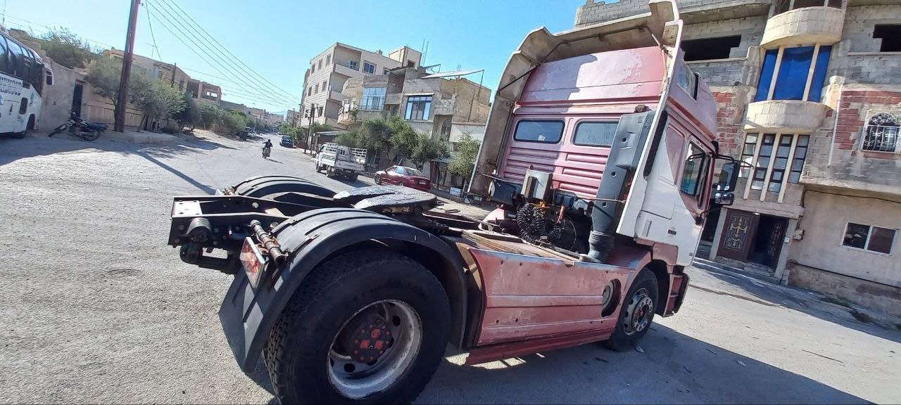 Truck head for sale in Syria, Shacman 460, 2011 model, located in Damascus, the best site for selling heavy equipment in Syria.