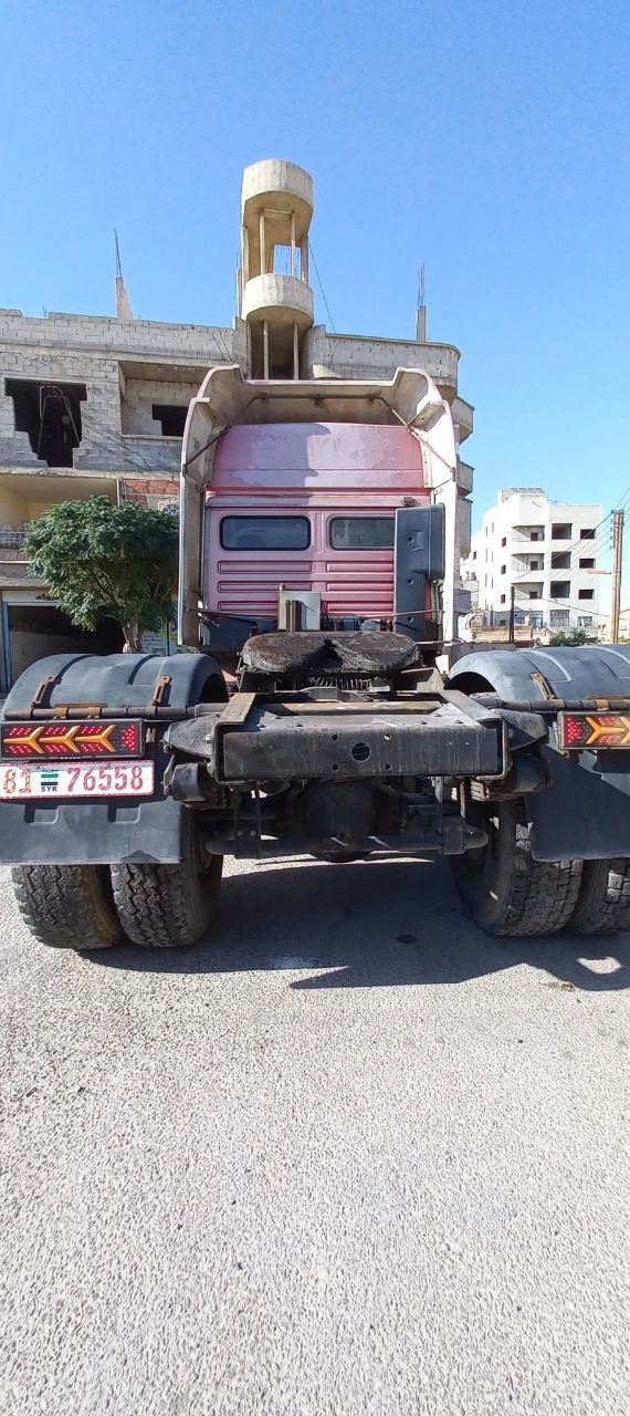 Truck head for sale in Syria, Shacman 460, 2011 model, located in Damascus, the best site for selling heavy equipment in Syria.