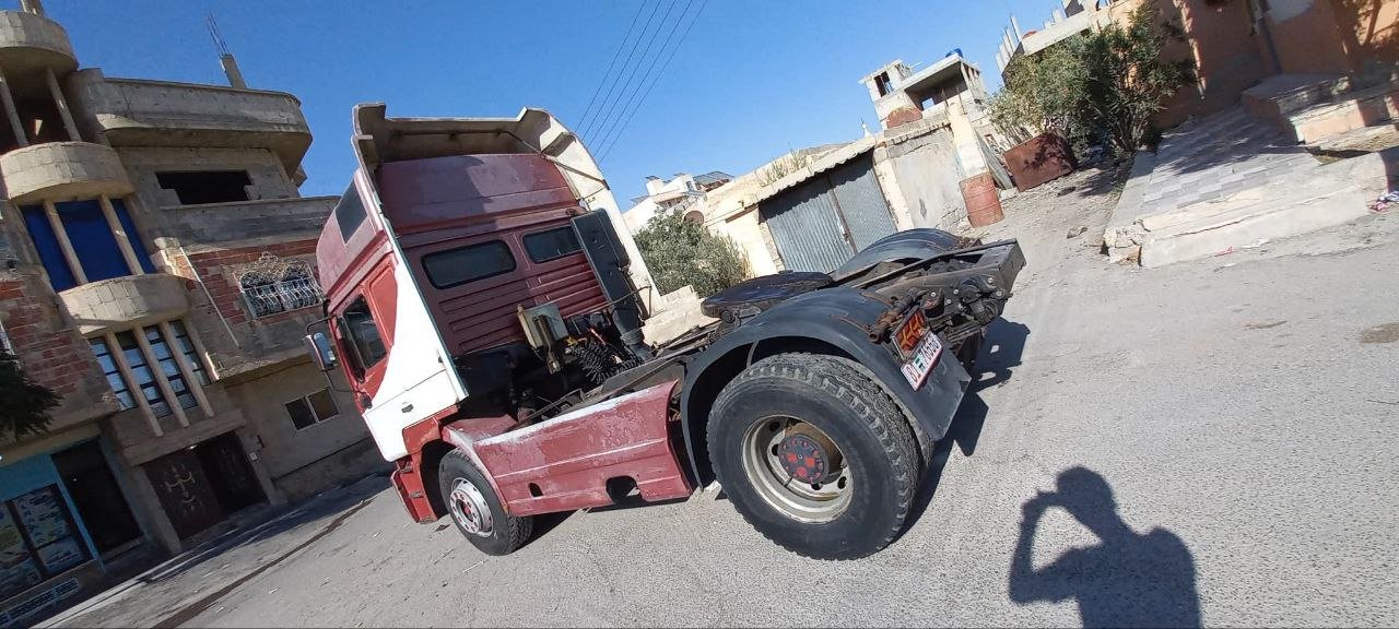 Truck head for sale in Syria, Shacman 460, 2011 model, located in Damascus, the best site for selling heavy equipment in Syria.
