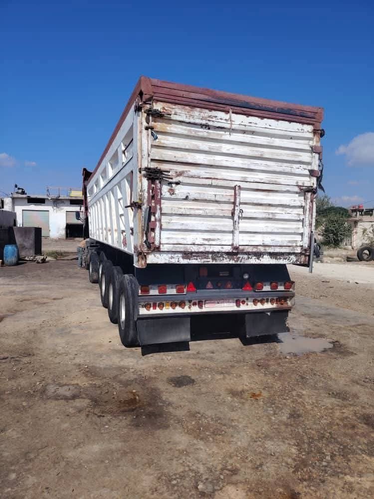 Trailer for sale in Syria, Volvo 580 trailer, 1999 model, located in Damascus, the best site for selling heavy equipment in Syria.