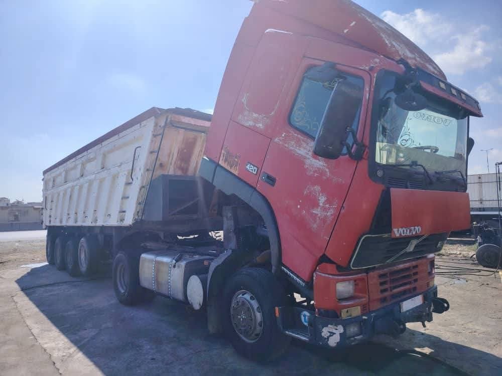 Trailer for sale in Syria, Volvo 580 trailer, 1999 model, located in Damascus, the best site for selling heavy equipment in Syria.