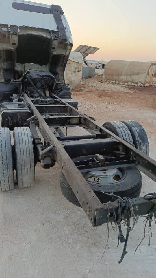 Truck head for sale in Syria, Hyundai 240, 2012 model, located in Idlib, the best site for selling heavy equipment in Syria.
