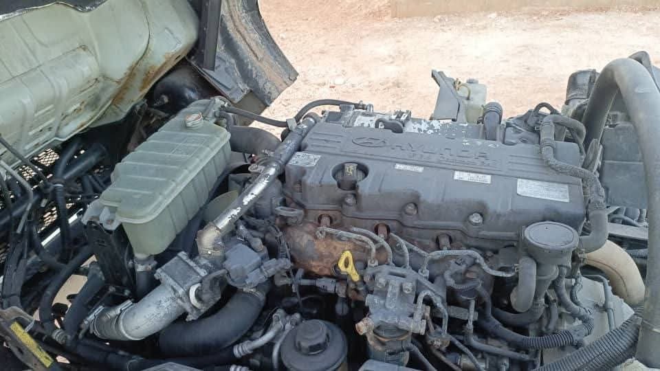 Truck head for sale in Syria, Hyundai 240, 2012 model, located in Idlib, the best site for selling heavy equipment in Syria.