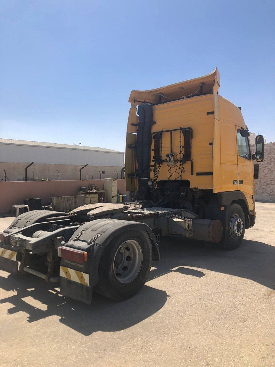 Trucks for sale in Syria, Volvo FH16 2007 model, located in Damascus, the best site for selling trucks and heavy equipment in Syria.