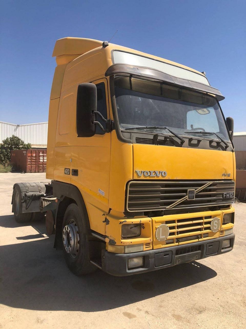 Trucks for sale in Syria, Volvo FH16 2007 model, located in Damascus, the best site for selling trucks and heavy equipment in Syria.