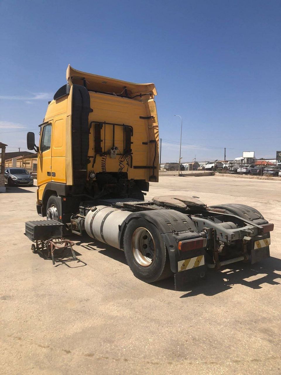 Trucks for sale in Syria, Volvo FH16 2007 model, located in Damascus, the best site for selling trucks and heavy equipment in Syria.