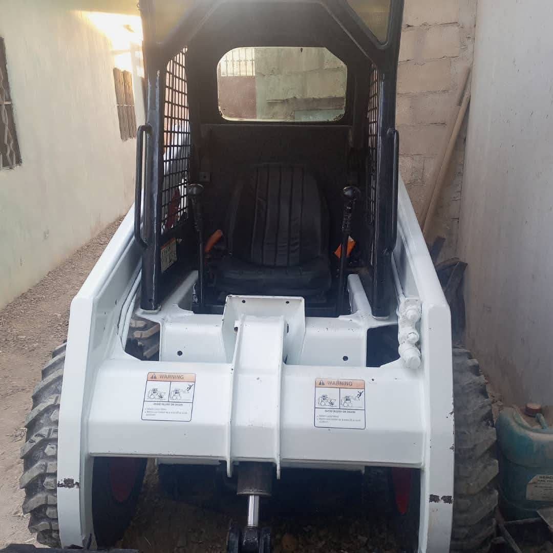 بوبكات للبيع في سوريا,  bobcat s130 موديل 2010  تواجد درعا, أفضل موقع لبيع الشاحنات والمعدات الثقيلة في سوريا