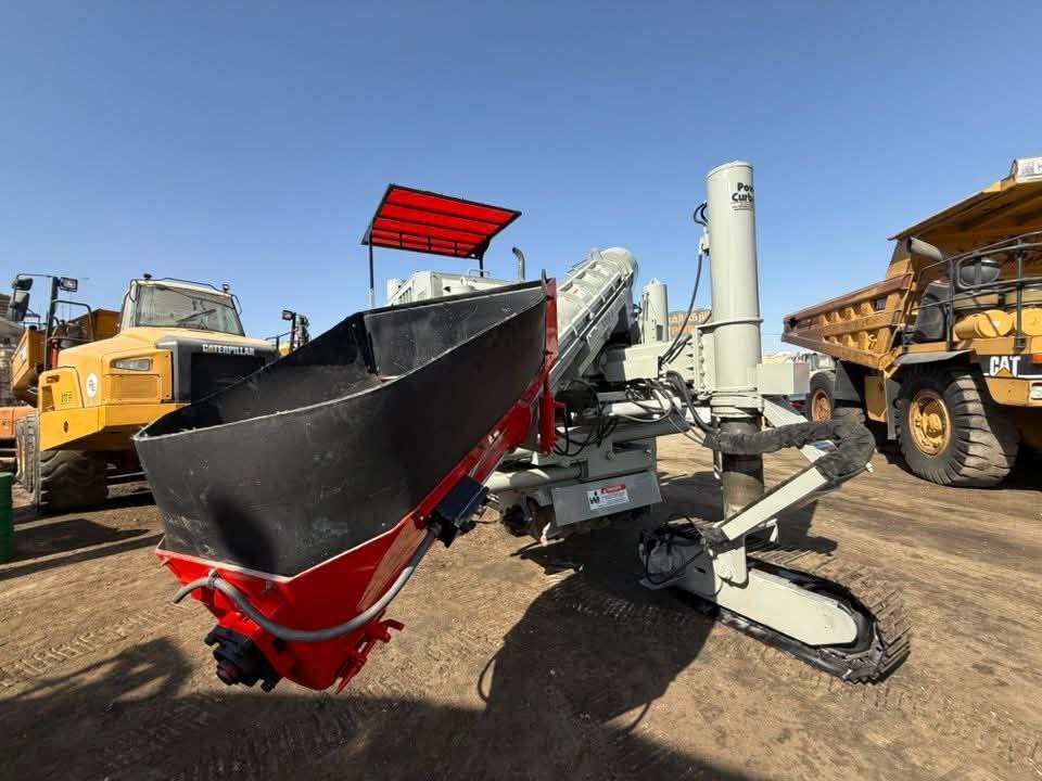ماكينة صب الارصفة للبيع في سوريا, POWER CURBER 5700-B موديل 2006 تصدير من الاردن, أفضل موقع لبيع الشاحنات والمعدات الثقيلة في سوريا