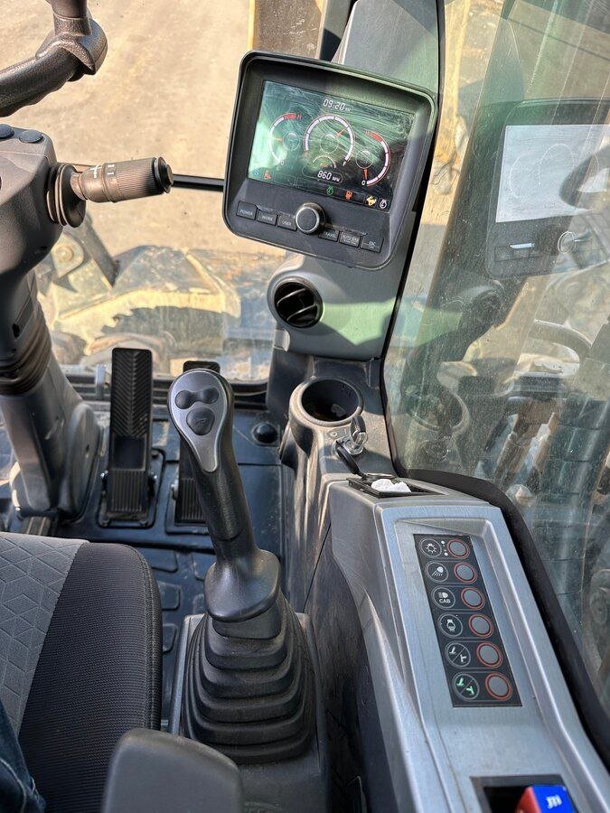 حفار للبيع في سوريا, Hyundai 180w موديل 2020 تصدير من الاردن الى سوريا, أفضل موقع لبيع الشاحنات والمعدات الثقيلة في سوريا
