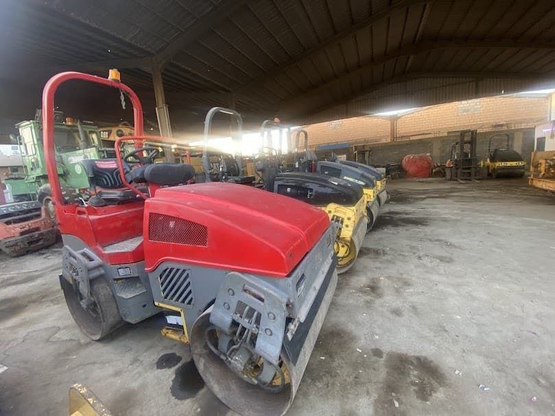 Roller for sale in Syria, Bomag BW120, model 2012, export from Saudi Arabia to Syria, the best site for selling trucks and heavy equipment in Syria.