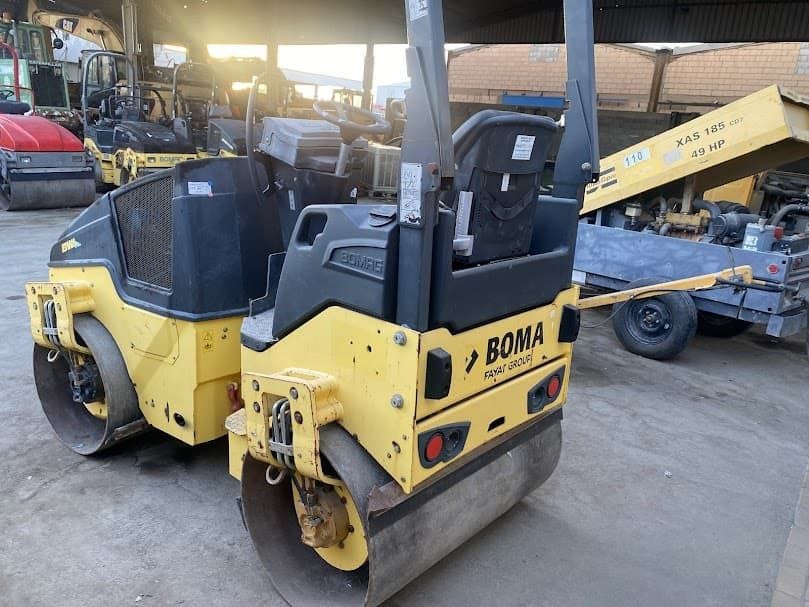 Roller for sale in Syria, Bomag BW120, model 2013, export from Saudi Arabia to Syria, the best site for selling trucks and heavy equipment in Syria.