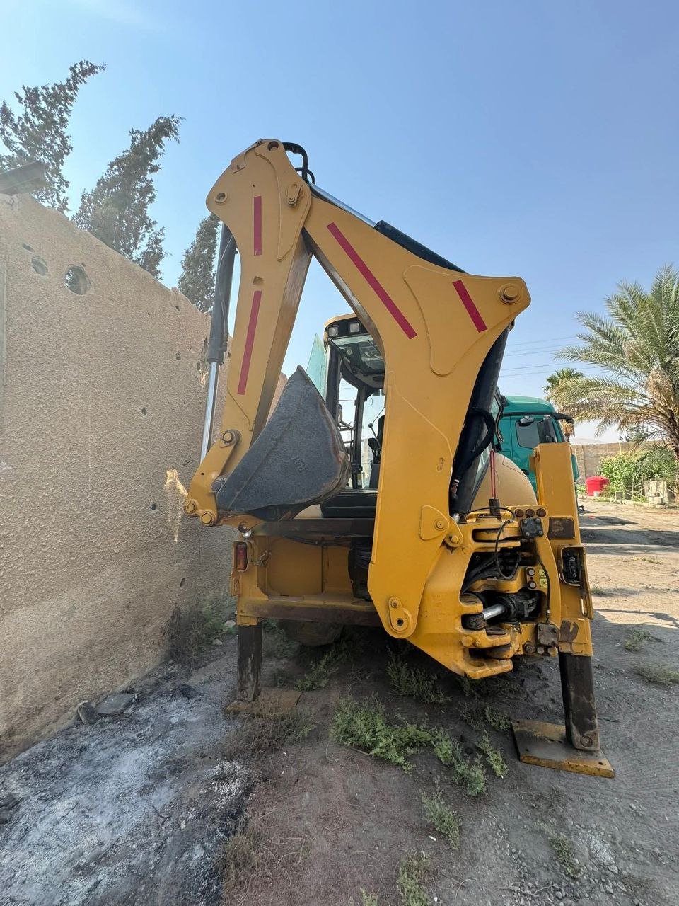 تركس للبيع في سوريا, Caterpillar 422E موديل 2014 تواجد دمشق, أفضل موقع لبيع الشاحنات والمعدات الثقيلة في سوريا