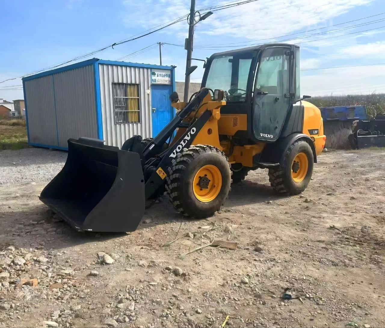 تركس للبيع في سوريا, VOLVO L20 موديل 2021 تواجد دمشق, أفضل موقع لبيع الشاحنات والمعدات الثقيلة في سوريا