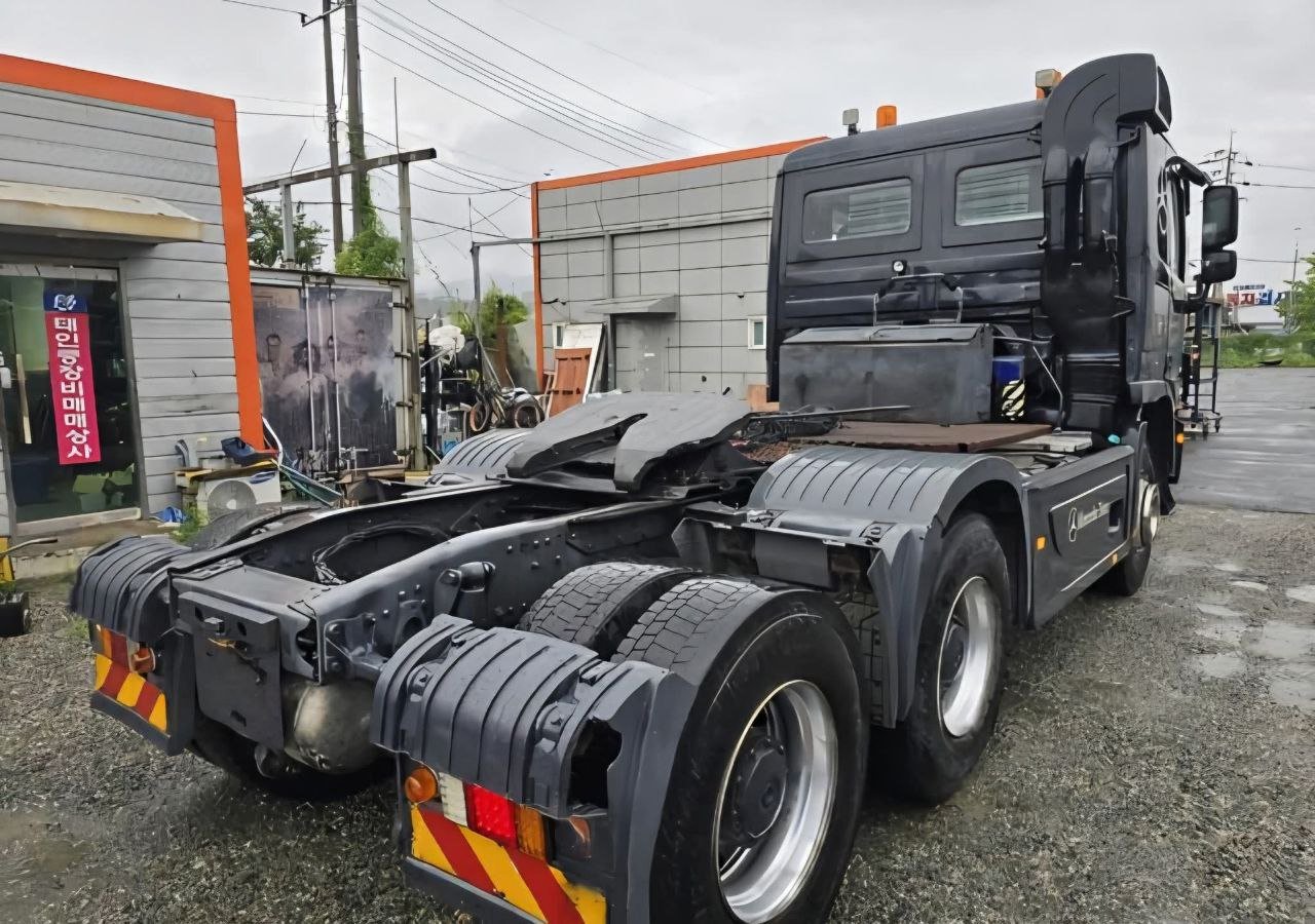 Truck head for sale in Syria, MERCEDES-BENZ ACTROS model 2011 located in Aleppo, the best site for selling trucks and heavy equipment in Syria.