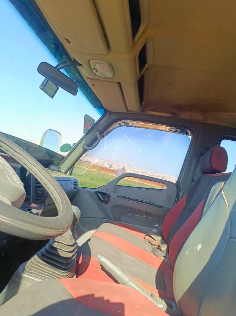 Truck head for sale in Syria, Hyundai HD78 model 2012 located in Idlib, the best site for selling trucks and heavy equipment in Syria.