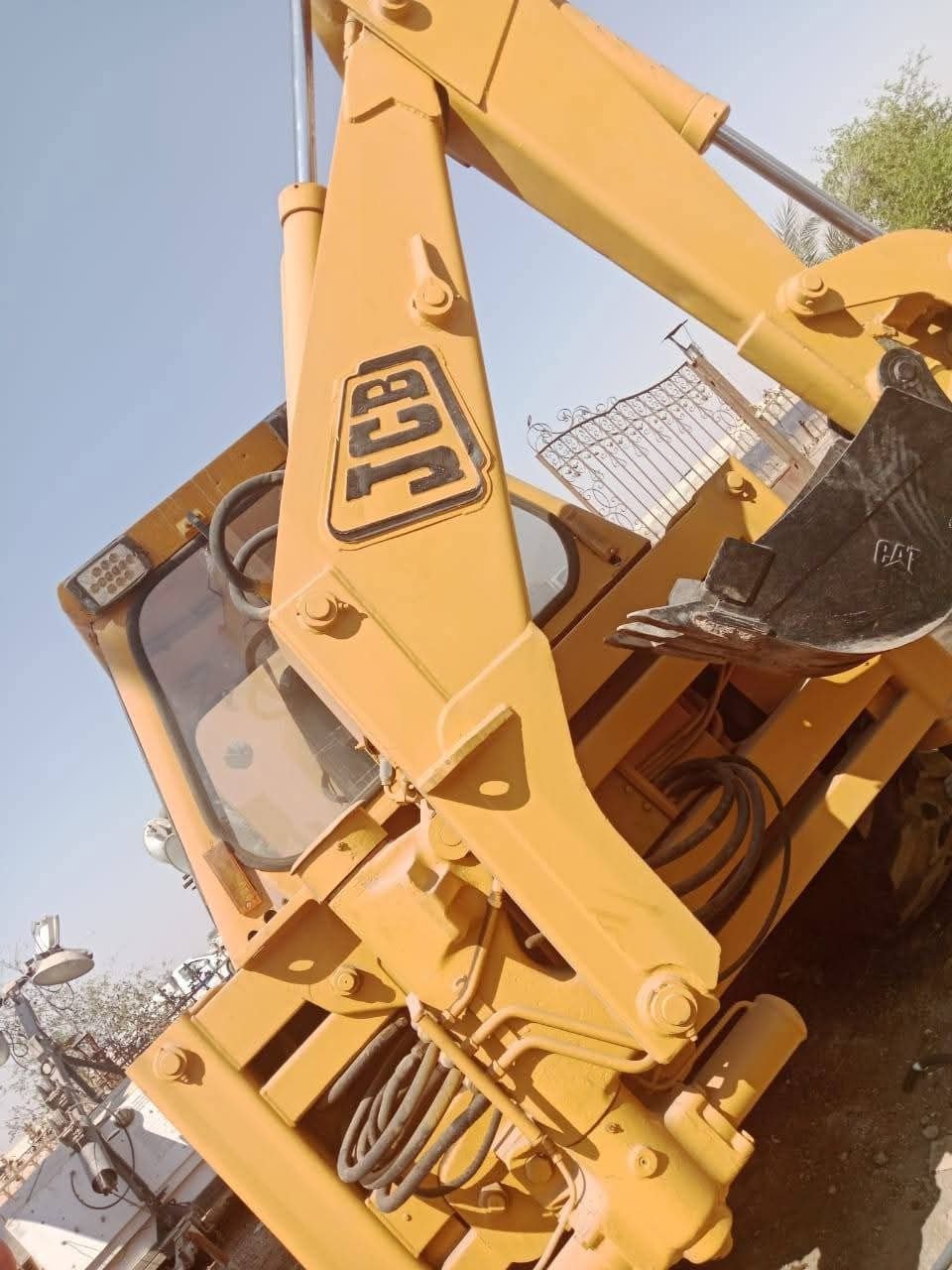 حفار للبيع في سوريا, JCB 120 موديل 1998 تواجد ادلب, أفضل موقع لبيع الشاحنات والمعدات الثقيلة في سوريا