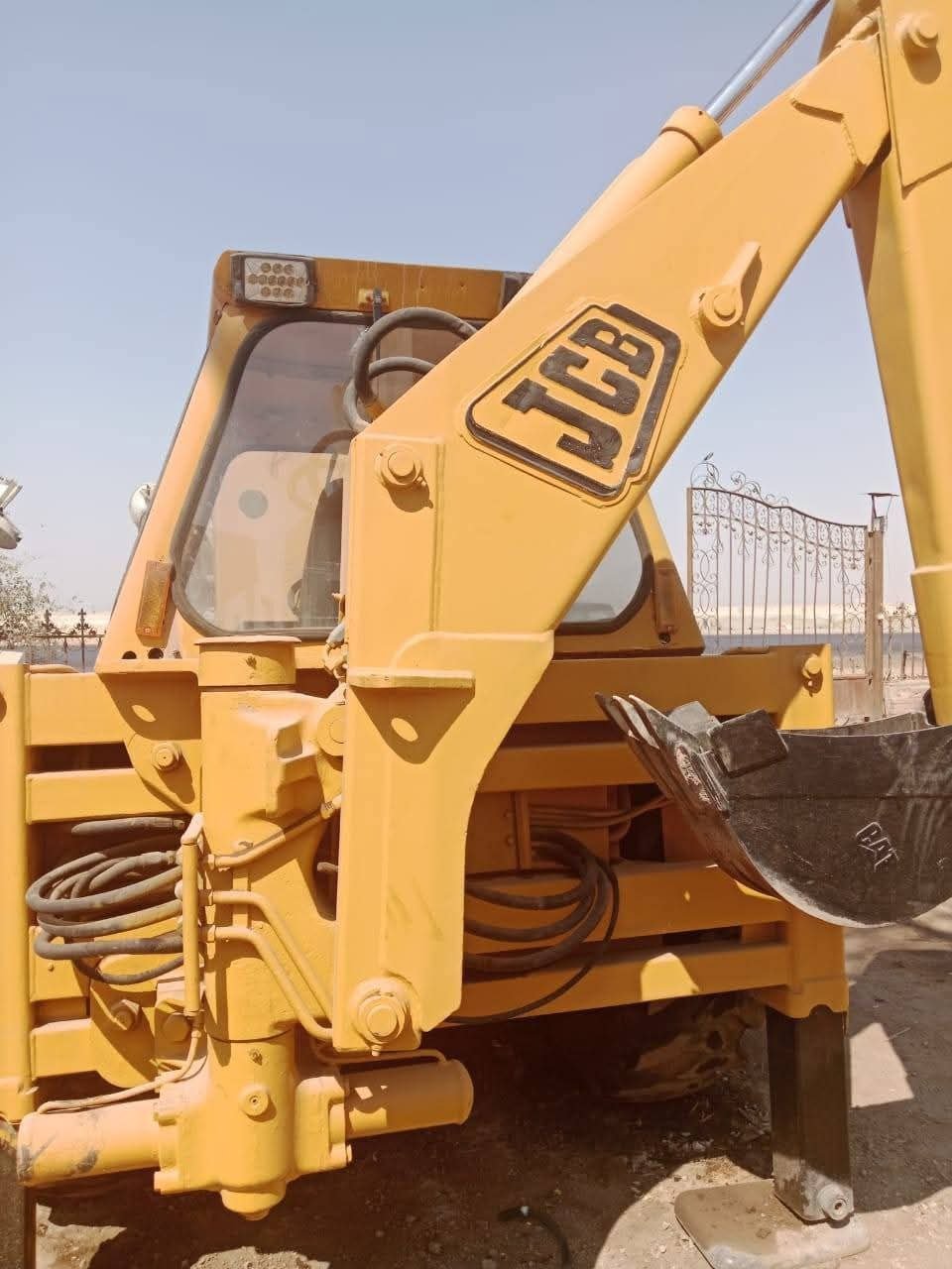 حفار للبيع في سوريا, JCB 120 موديل 1998 تواجد ادلب, أفضل موقع لبيع الشاحنات والمعدات الثقيلة في سوريا
