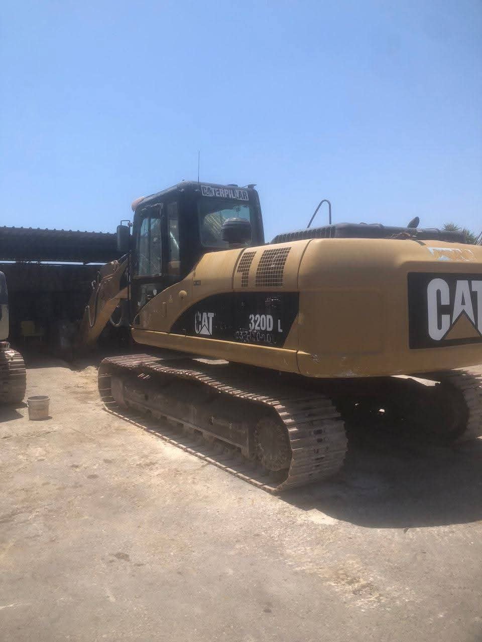 حفار للبيع في سوريا, Caterpillar 320D موديل 2009 تواجد دمشق, أفضل موقع لبيع الشاحنات والمعدات الثقيلة في سوريا