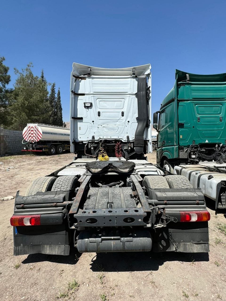 Mercedes truck head for sale in Syria, Mercedes Actros 1845 model 2014 located in Damascus, the best site for selling heavy equipment in Syria.