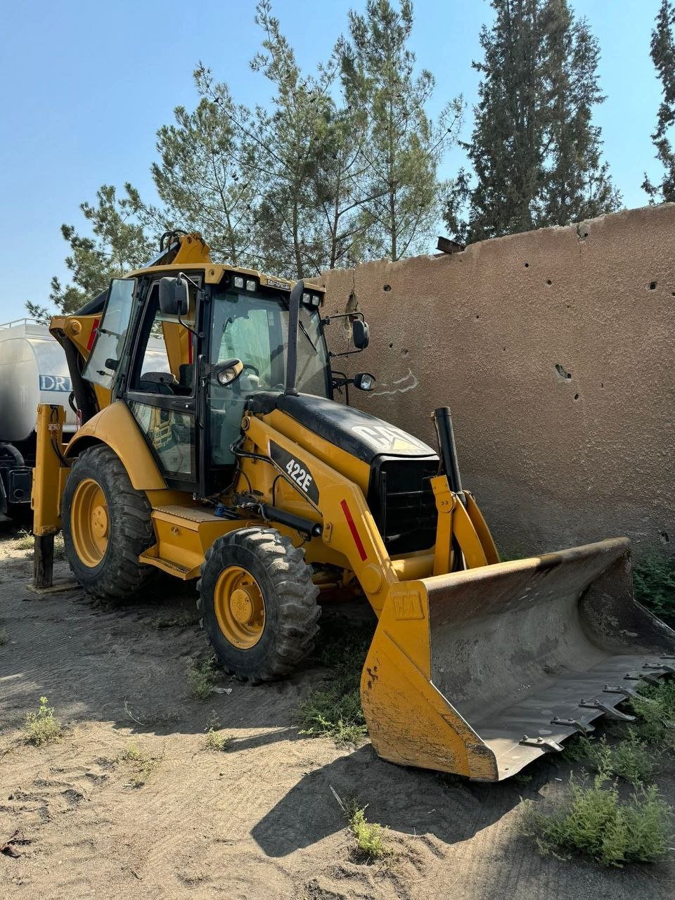 لودر Caterpillar للبيع في سوريا, Caterpillar 422E موديل 2010 تواجد دمشق, أفضل موقع لبيع الشاحنات والمعدات الثقيلة في سوريا