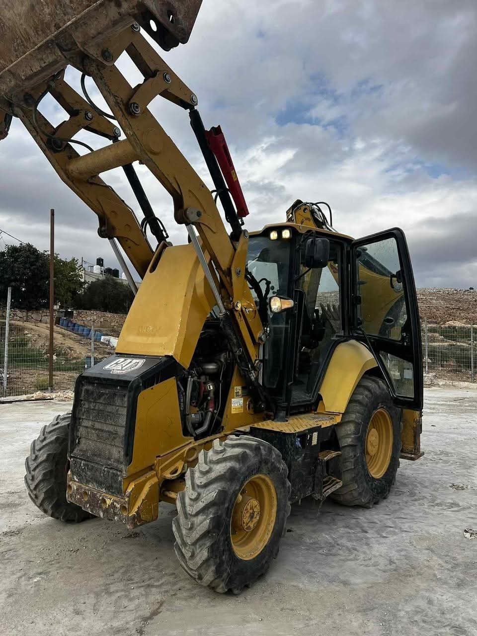 Caterpillar loader for sale in Damascus, Caterpillar 432F model 2020 available in Damascus, the best site for selling trucks and heavy equipment in Syria