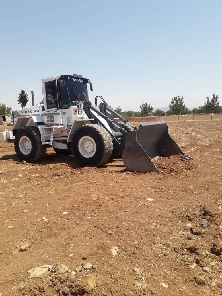 Volvo loader for sale in Damascus, Volvo L90B model 1993 available in Damascus, the best site for selling trucks and heavy equipment in Syria