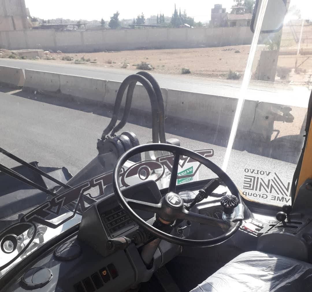 Volvo loader for sale in Damascus, Volvo L90B model 1993 available in Damascus, the best site for selling trucks and heavy equipment in Syria