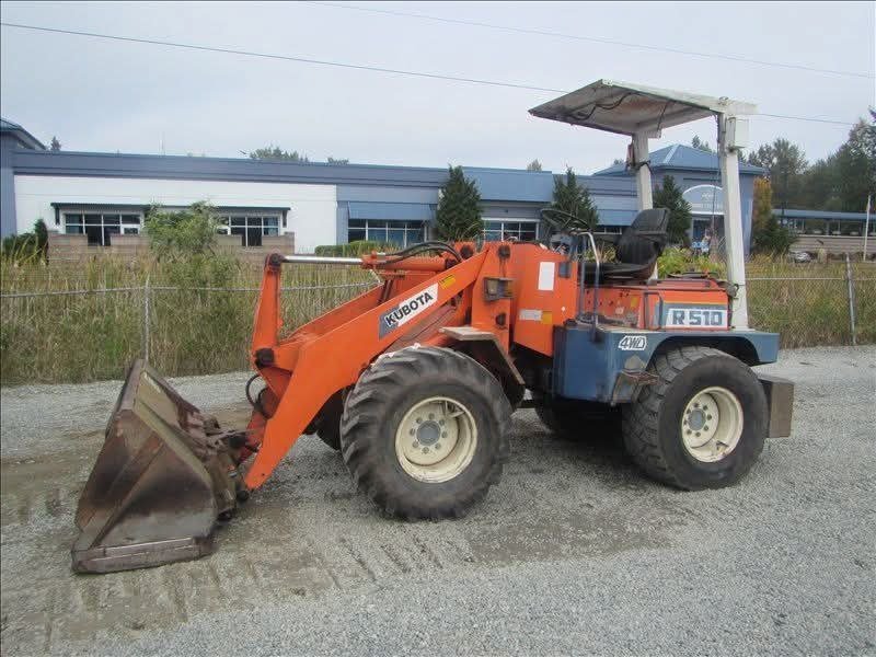 Kubota loader for sale in Damascus, Kubota AR500 model 2002 available in Damascus, the best website for selling trucks and heavy equipment in Syria
